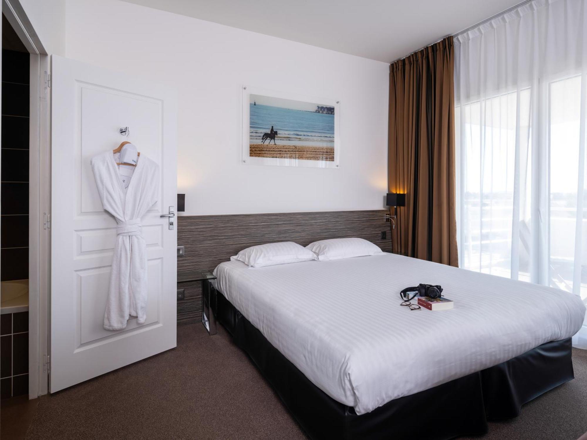 Hotel Golden Tulip 4*