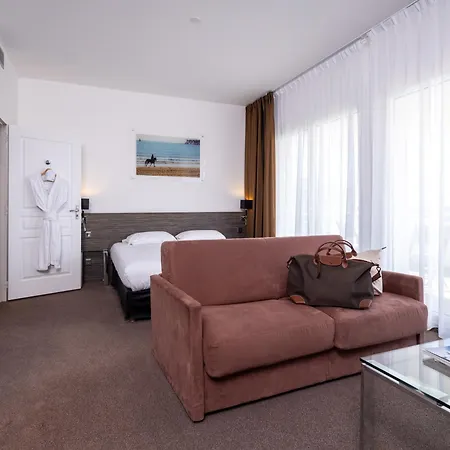 Golden Tulip La Baule Hotel Exterior photo